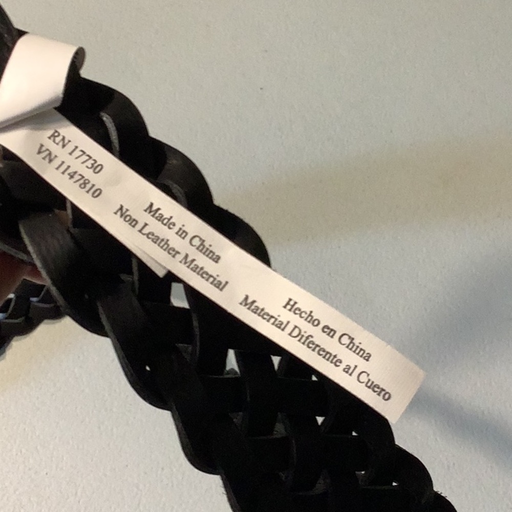 Universal Thread black braided vegan leather belt, size medium NWT - Picture 6 of 6